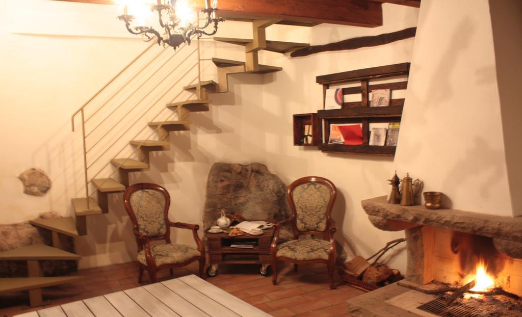 Il Lupo Rosso Bed & Breakfast Santu Lussurgiu Exterior foto