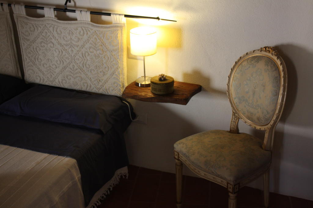 Il Lupo Rosso Bed & Breakfast Santu Lussurgiu Cameră foto