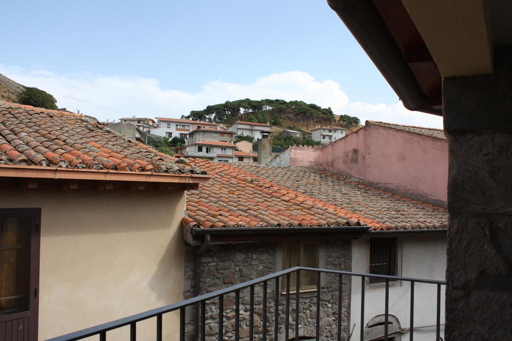 Il Lupo Rosso Bed & Breakfast Santu Lussurgiu Cameră foto